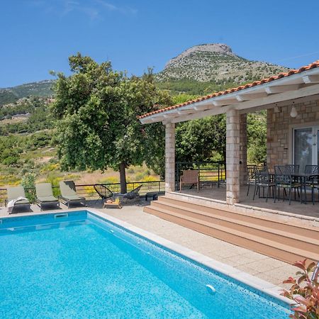 Villas Sole Бол Екстериор снимка