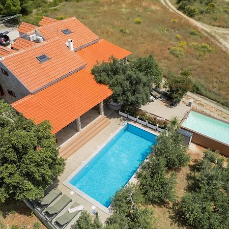 Villas Sole Бол Екстериор снимка