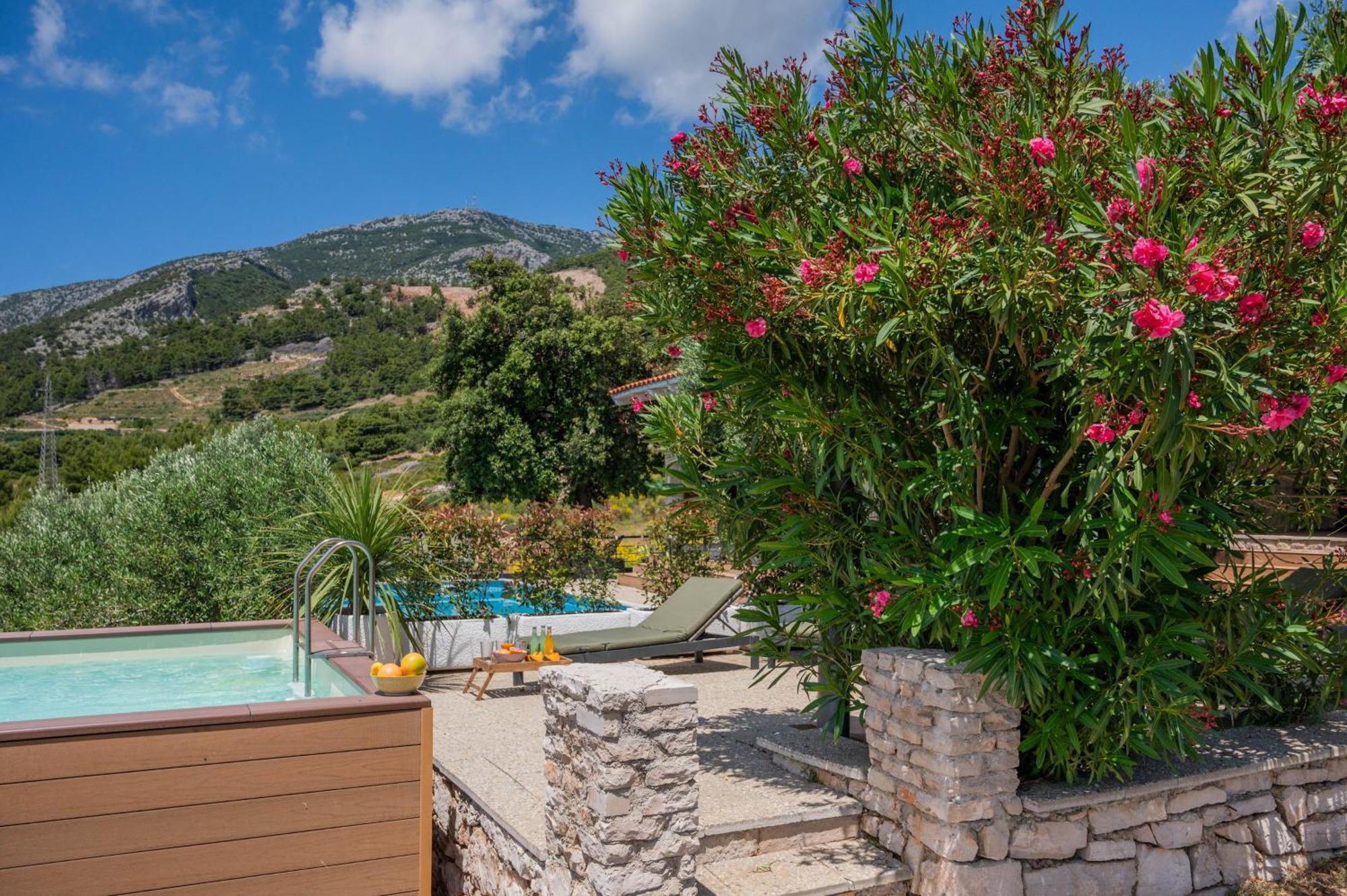 Villas Sole Бол Екстериор снимка